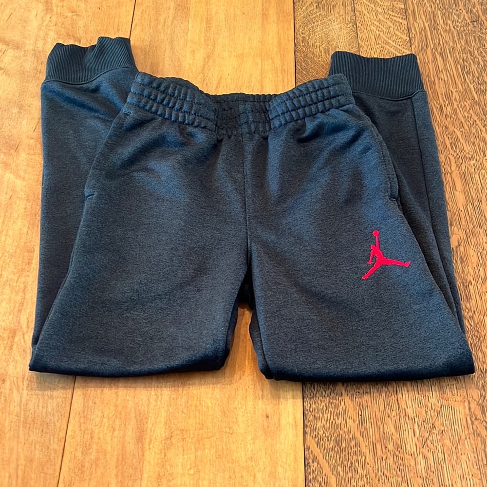 Jordan sweatpants youth small